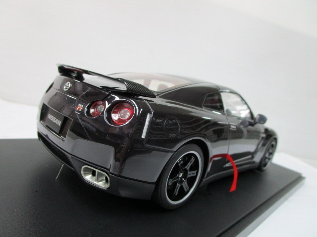 オートアート 1/18 ニッサン GT-R (R35) スペック V アルティメイト 