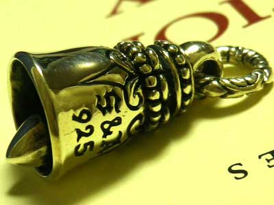 送料無料！S&A Bell ペンダント【 百合紋章　B 】