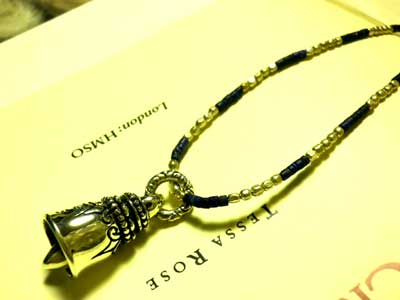 送料無料！S&A Bell ペンダント【 百合紋章　B 】