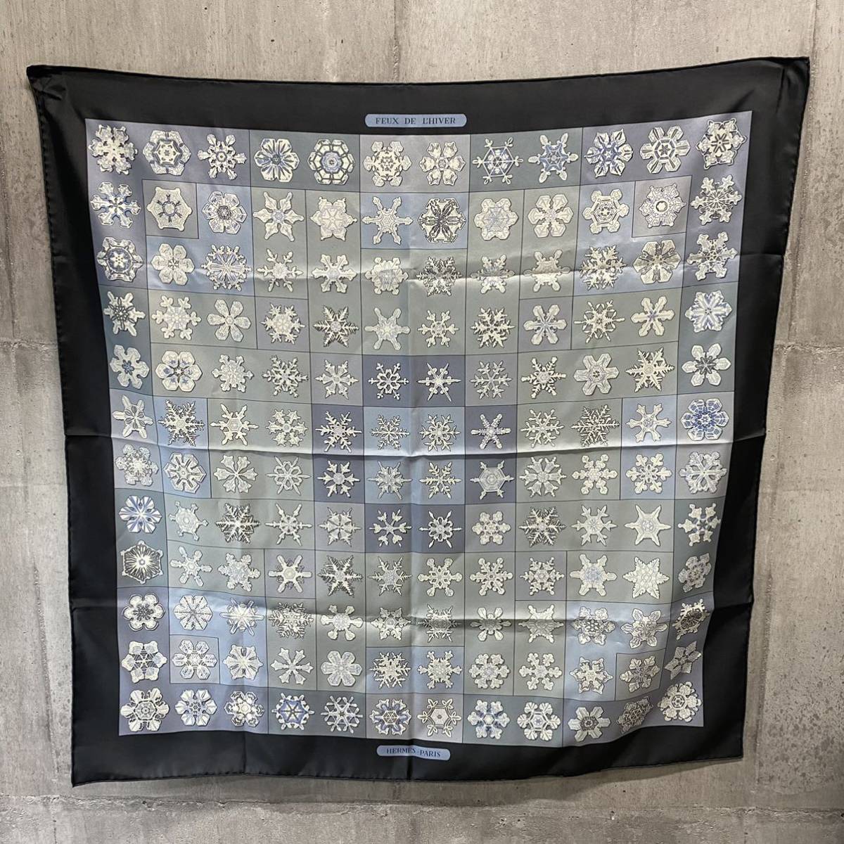HERMES エルメス カレ90 グレー ブルー 雪 結晶 スノー FEUX DE L