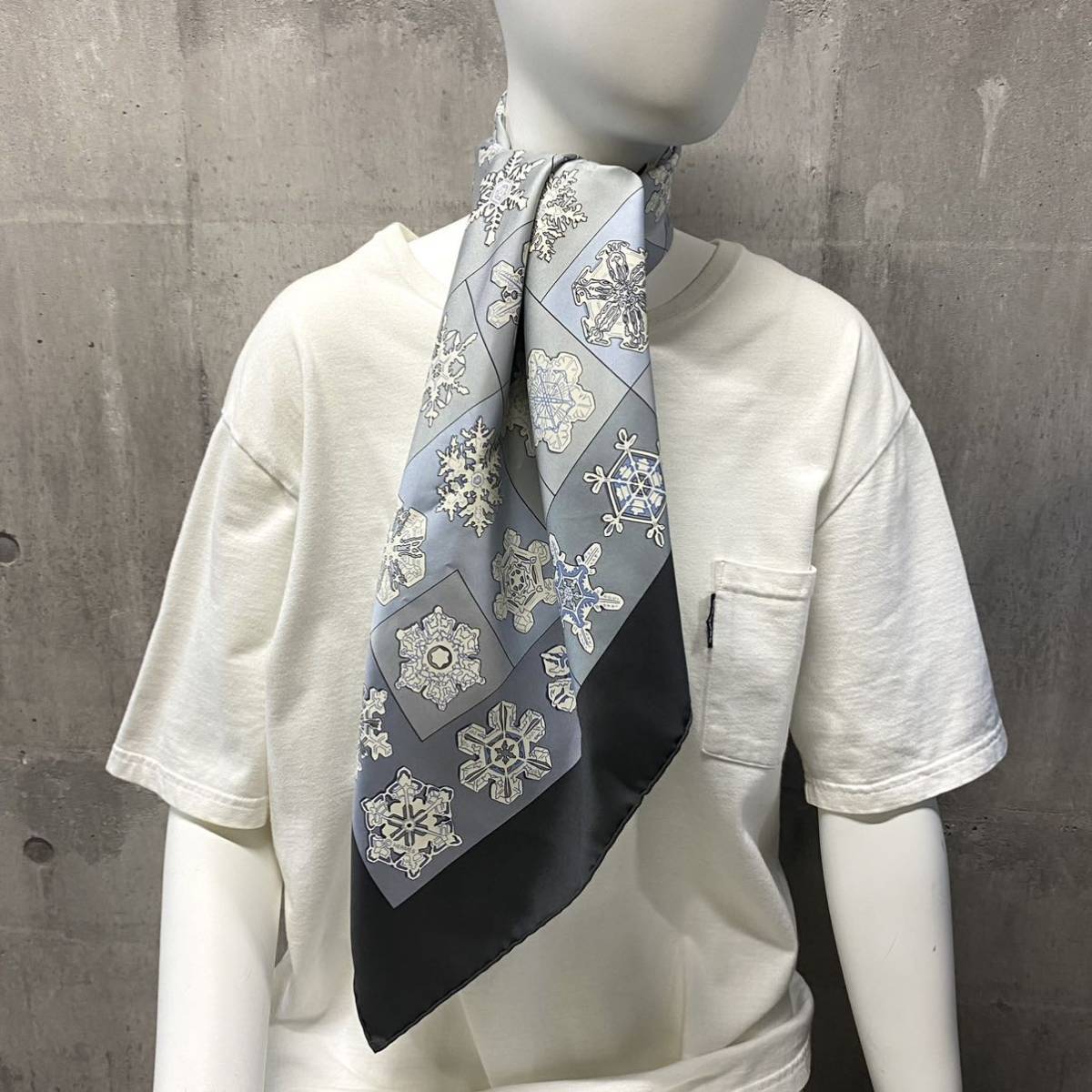 HERMES エルメス カレ90 グレー ブルー 雪 結晶 スノー FEUX DE L