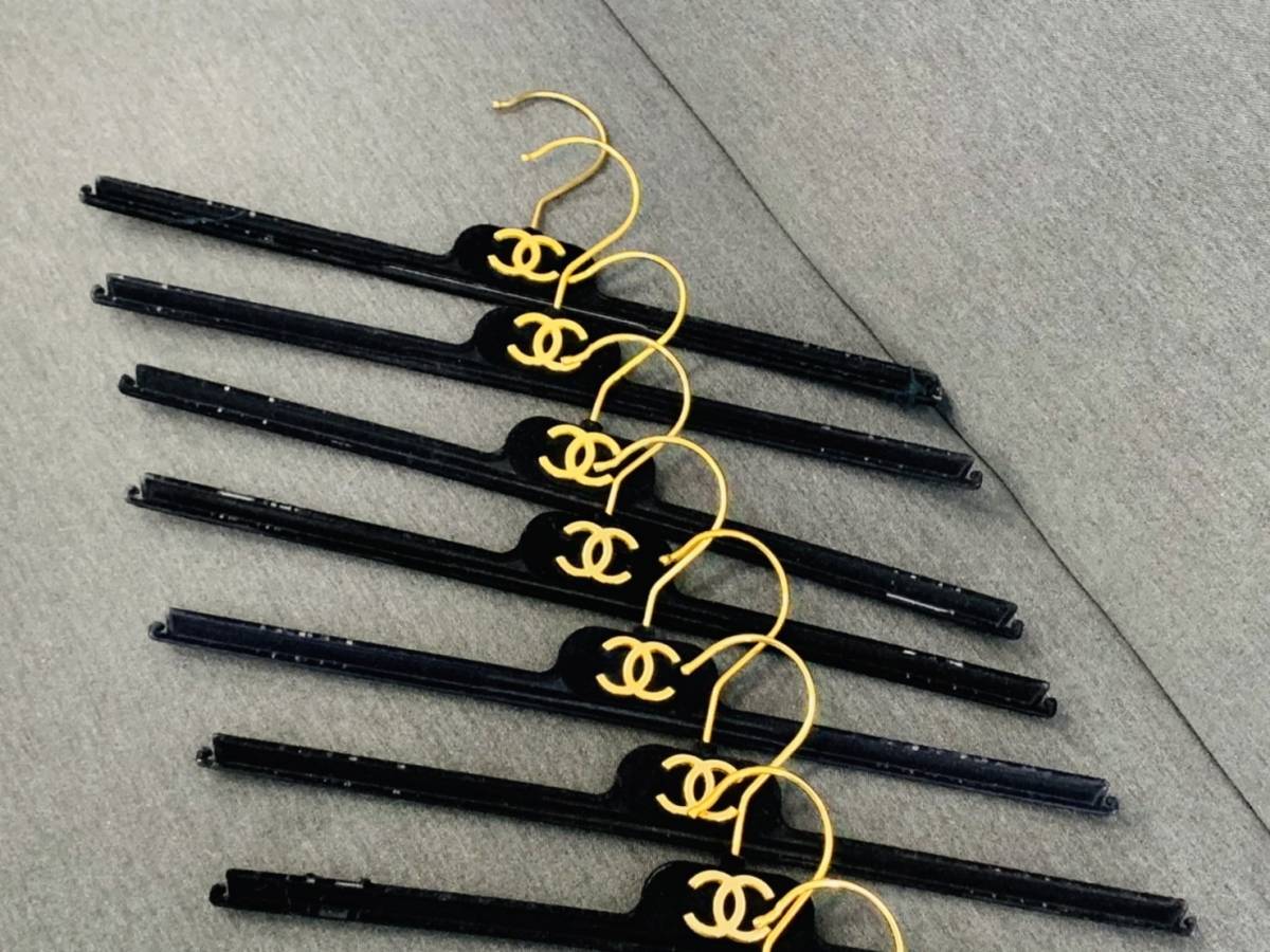 【非売品】CHANEL シャネル　ココマーク　ベロア　ハンガー　9点セット 現状品] CHANEL シャネル ココマークデザイン レディース ベロア