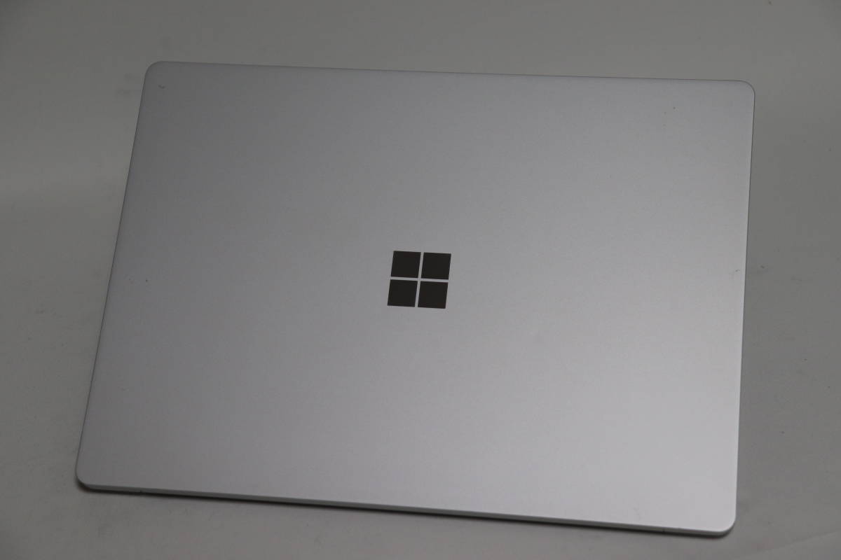 M889. Microsoft / Surface Laptop / Core i5-7200U / 8GBメモリ