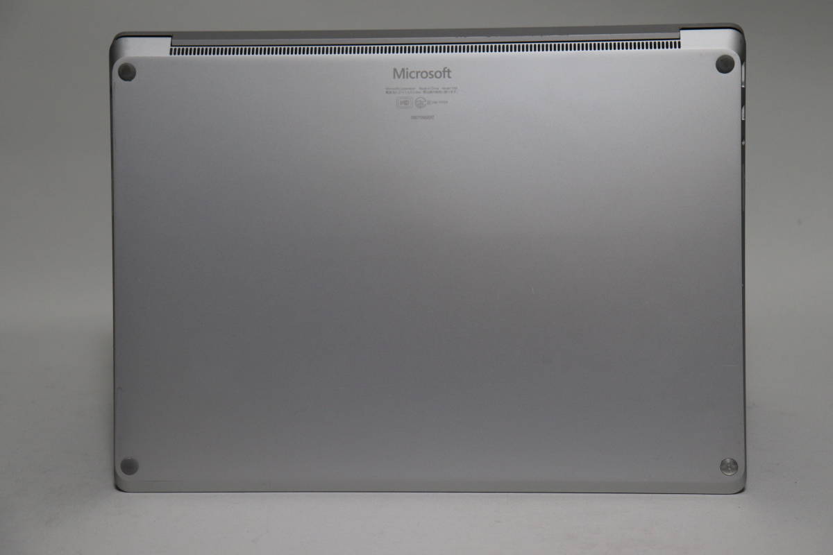 M889. Microsoft / Surface Laptop / Core i5-7200U / 8GBメモリ