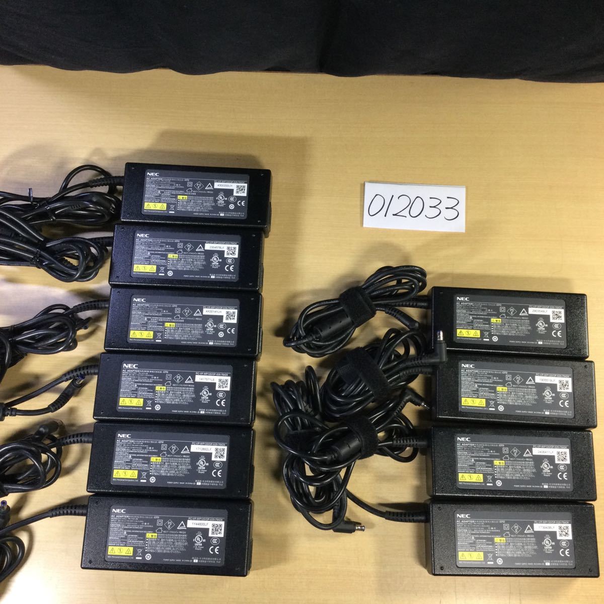 Adapter 19V 6.32A com: AC Supply for AC&frasl;DC Power Compatible Asus New with 2.5mm 2.1mm R300