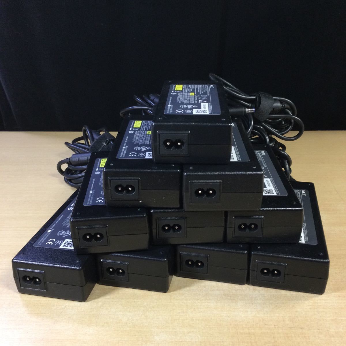 Adapter 19V 6.32A com: AC Supply for AC&frasl;DC Power Compatible Asus New with 2.5mm 2.1mm R300