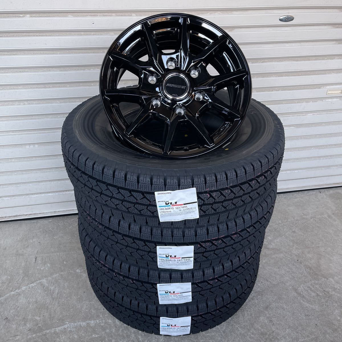 新品スタッドレス ブリヂストンVL1 195/80R15 107/105L ROADMAX KG-25