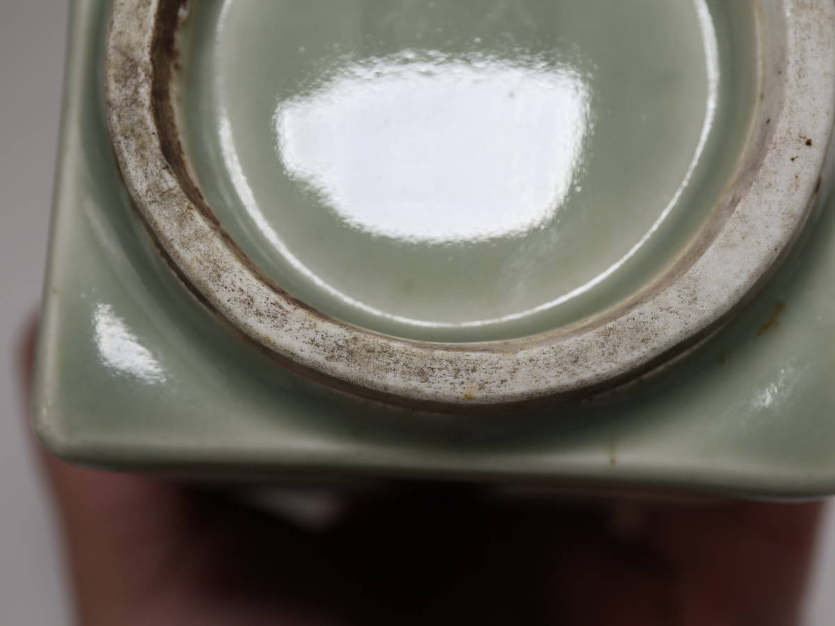 清朝期 豆青釉八卦瓶 康熙年製 唐物 中国美術 c01221 【公式通販】