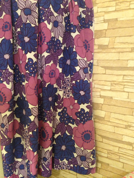 イギリスのビンテージショップで購入カーテン！