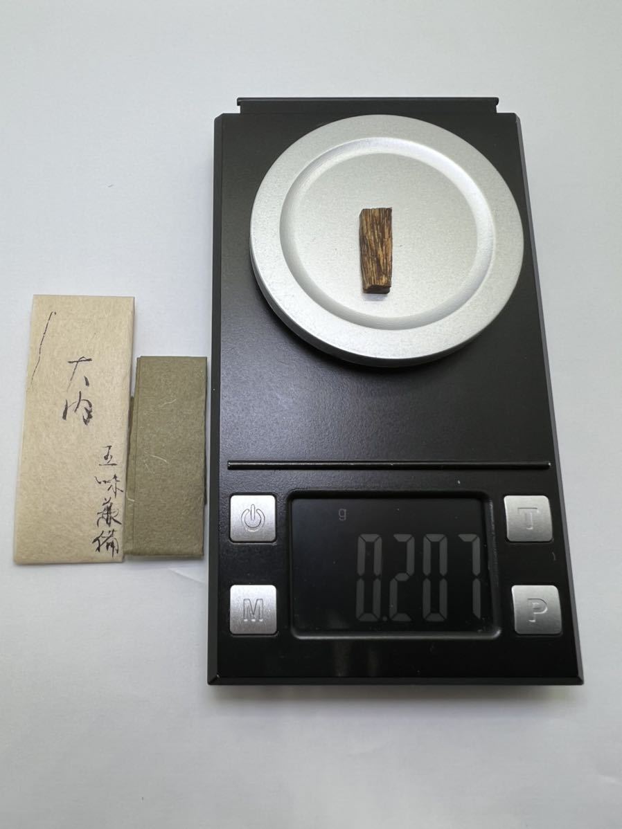 古渡命銘木 六十一種名香の内 伽羅銘 【薄雲】0.296g香木/お香/沈香/伽羅 古渡命銘木 名香 伽羅 銘 羅国 Yahoo!オークション 六十一 八重垣0.21