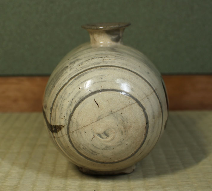 李朝 扁壺 時代物 俵壺 鉄絵 鶏龍山 白磁 :: ichian 高麗 朝鮮美術 「
