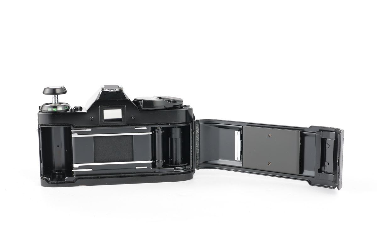 最新作，2025 06297cmrk Canon AE-1P PROGRAM + New FD 50mm F1.4 MF一眼レフ フイルムカメラ 標準レンズ