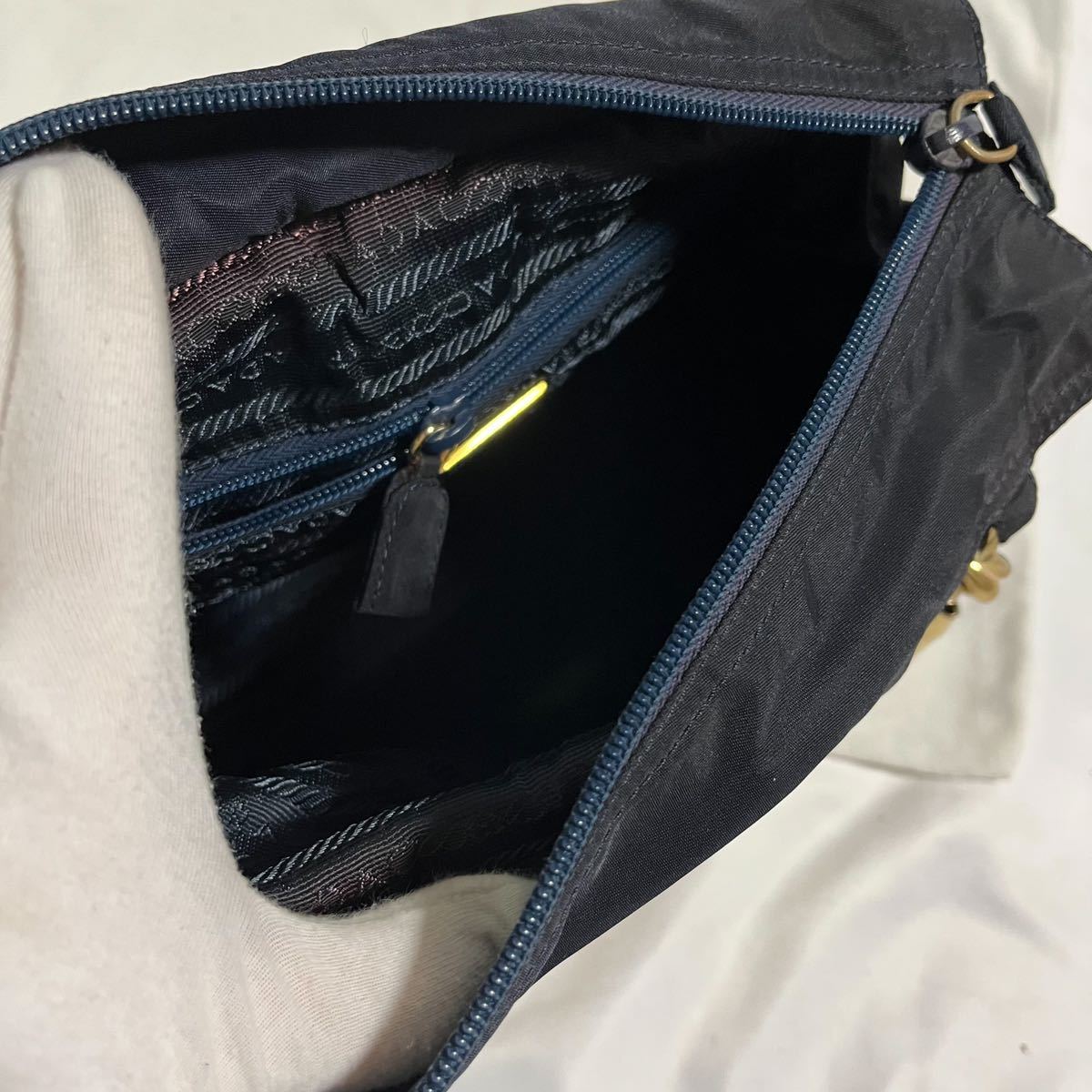 □ 1円 □ 美品 PRADA プラダ 三角プレート ナイロン ゴールド メタル