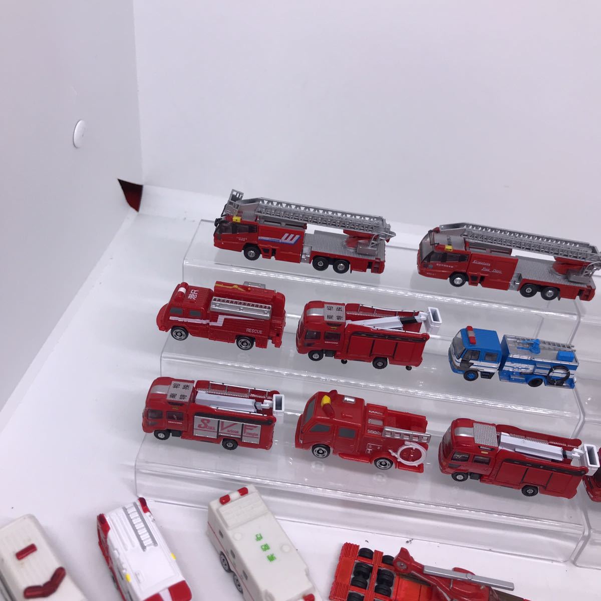 Nゲージ 消防車 救急車 トラックコレクション 等 大量まとめて まとめ ジャンク 1円 トラック トレーラー 売買されたオークション情報 Yahooの商品情報をアーカイブ公開 オークファン Aucfan Com