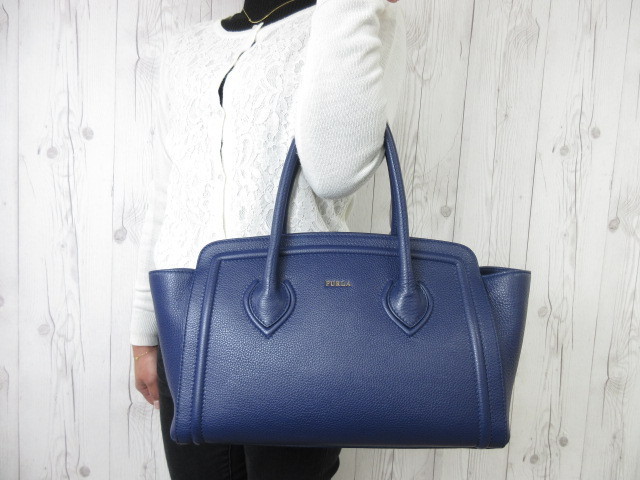 新品，得価 極 同様 FURLA フルラ ハンドバッグ バッグ レザー 紺 46914(ハンドバッグ)｜売買されたオークション情報、yahooの商品情報をアーカイブ公開 - オークファン ハンドバッグ