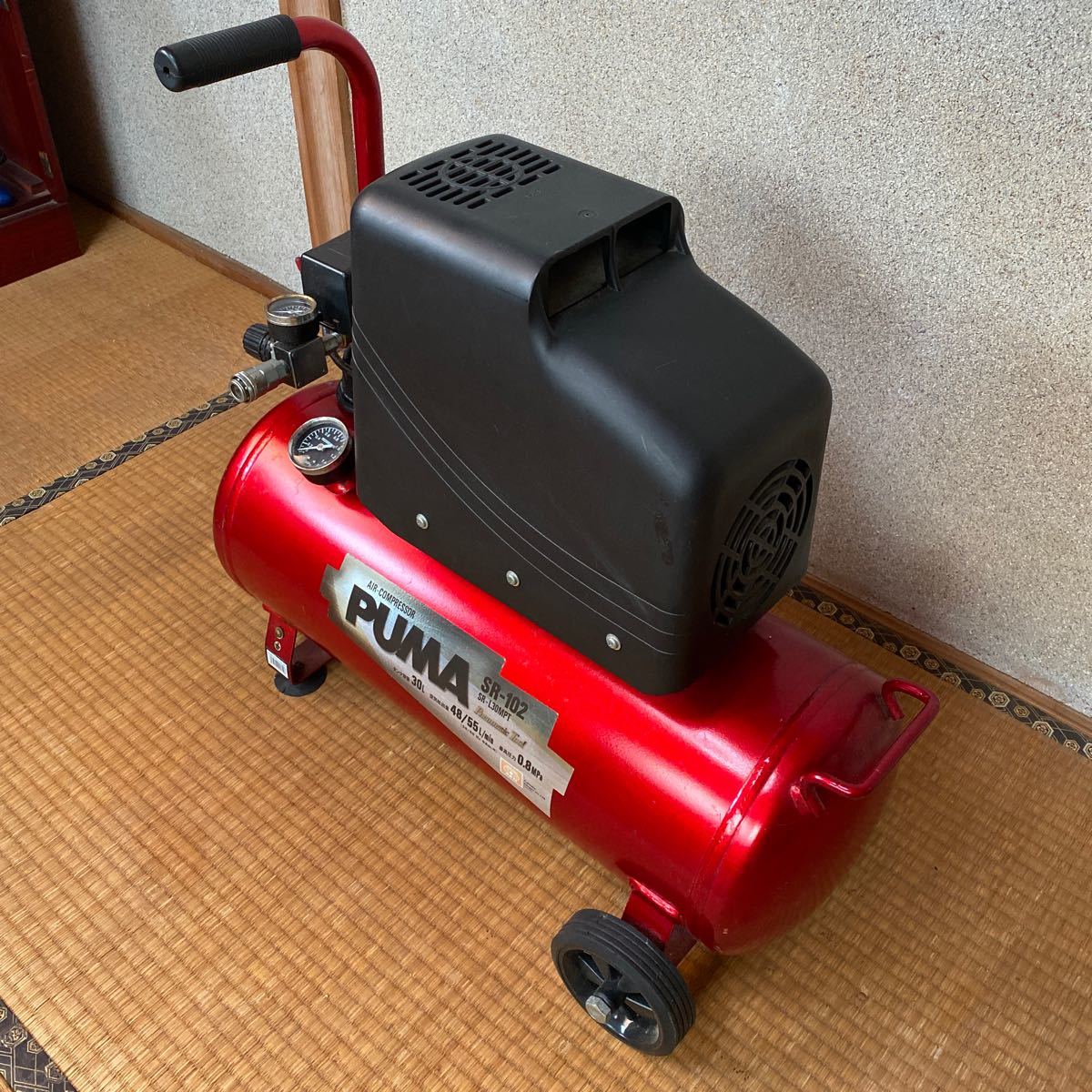 動作OK PUMA エアーコンプレッサー コンプレッサー 100V オイルレス 
