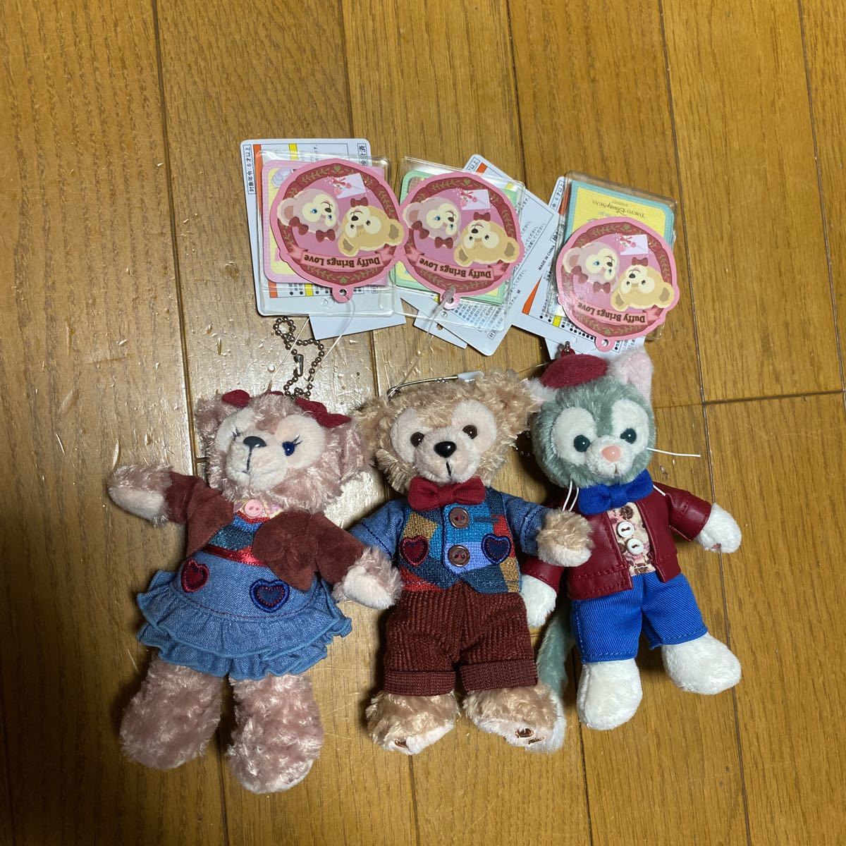 ディズニーシー スウィート ダッフィー シェリーメイ ジェラトーニ ぬいぐるみバッジ ディズニー ハート 赤 ダッフィー 売買されたオークション情報 Yahooの商品情報をアーカイブ公開 オークファン Aucfan Com