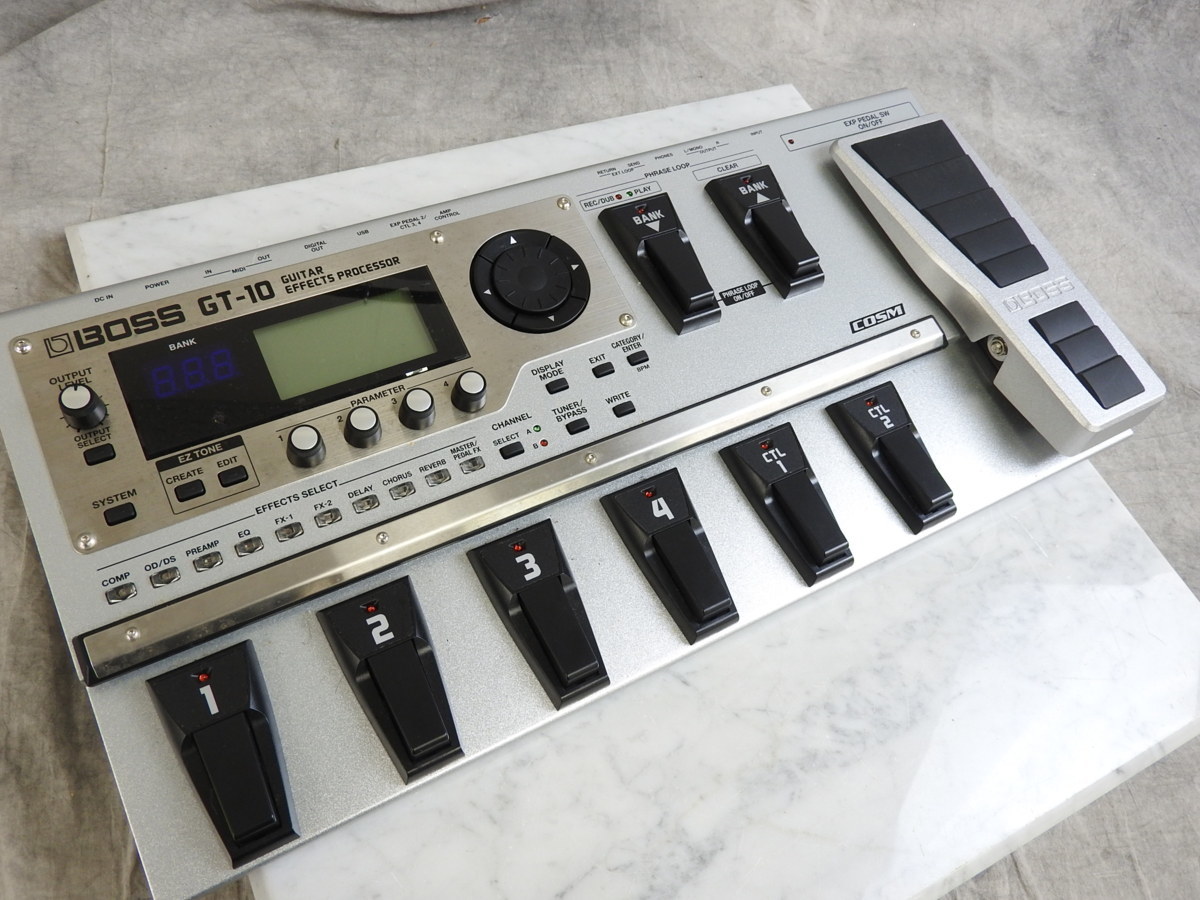 ☆BOSS GT-10 ギターマルチエフェクター ソフトケース付き ☆中古 