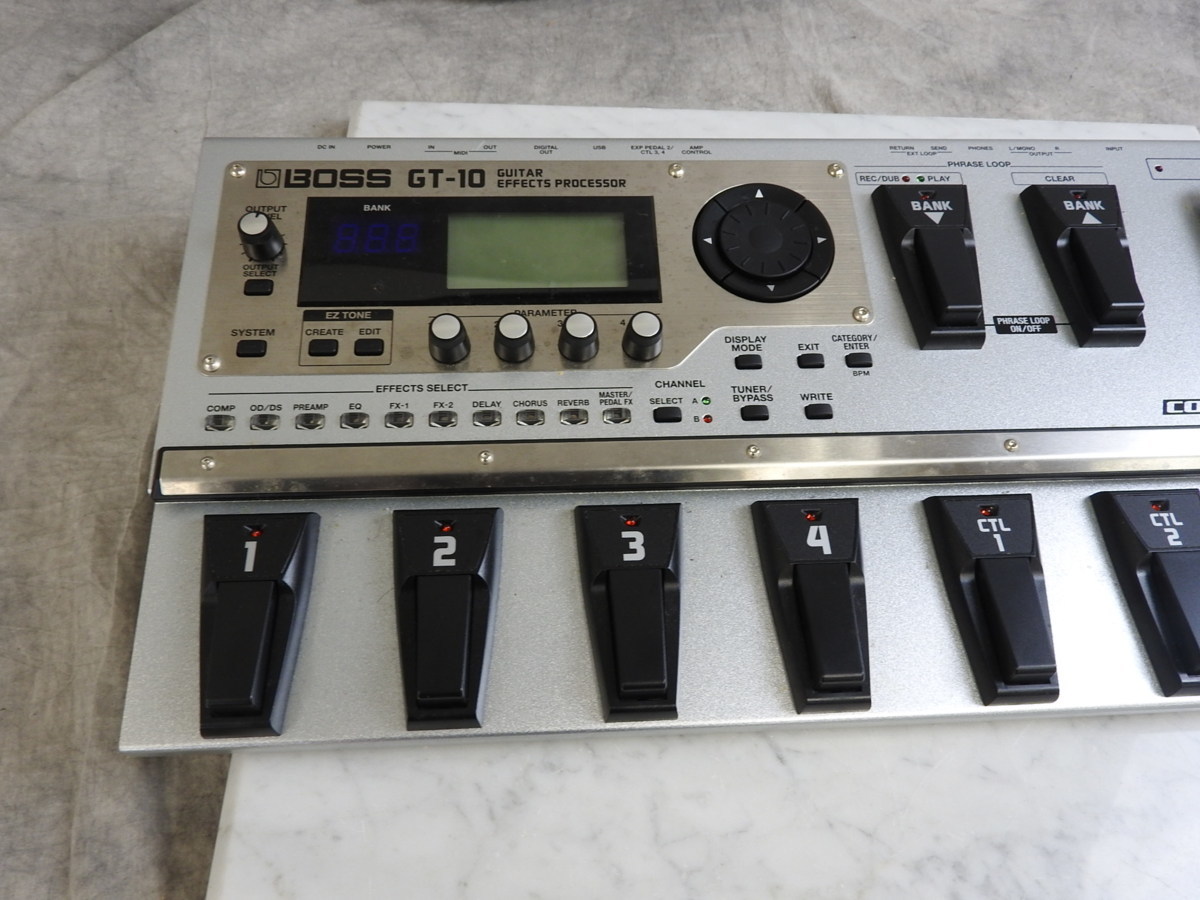 ☆BOSS GT-10 ギターマルチエフェクター ソフトケース付き ☆中古 