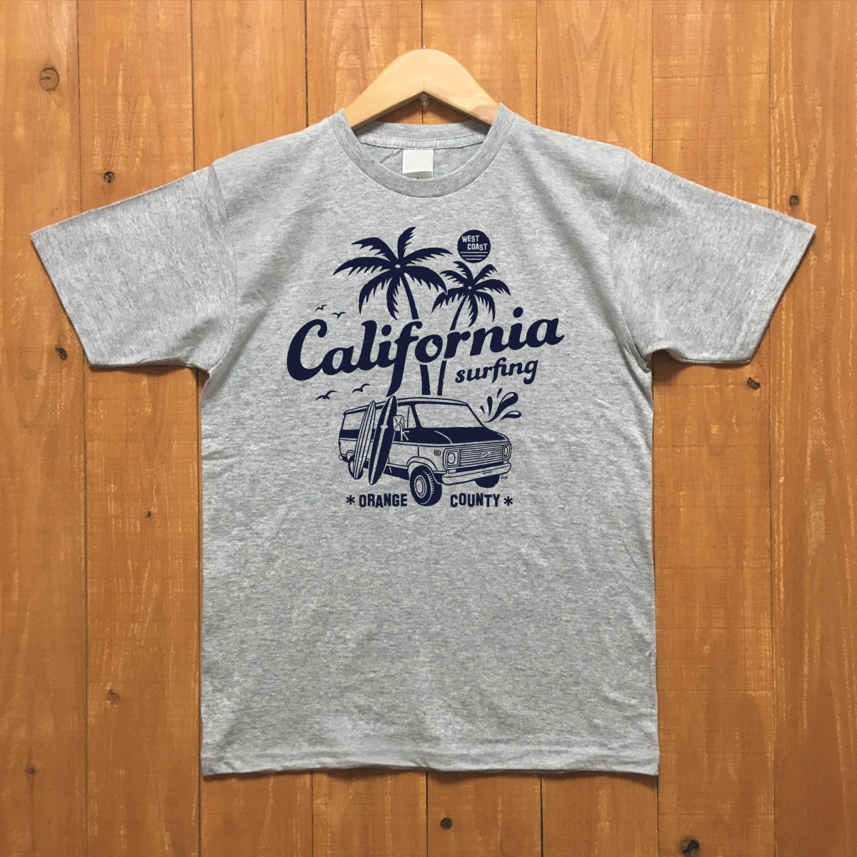 California Tシャツ Xlサイズ グレーxネイビー アメリカ アメ車 シボレー シェビーバン フルサイズバン Chevrolet Chevy Van イラスト キャラクター 売買されたオークション情報 Yahooの商品情報をアーカイブ公開 オークファン Aucfan Com