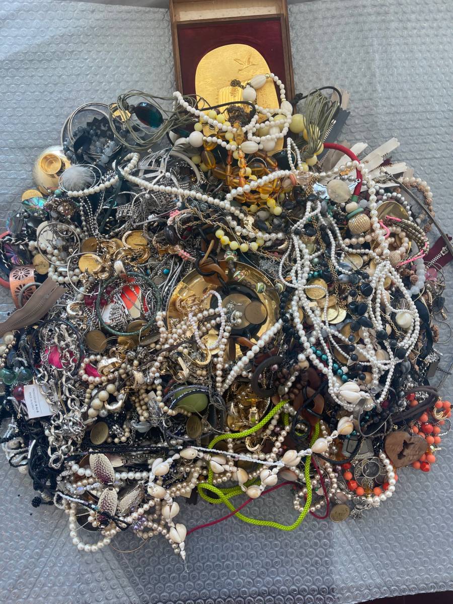 y00115】1円〜☆ジャンク アクセサリー おまとめ 中古 約4.1kg メッキ