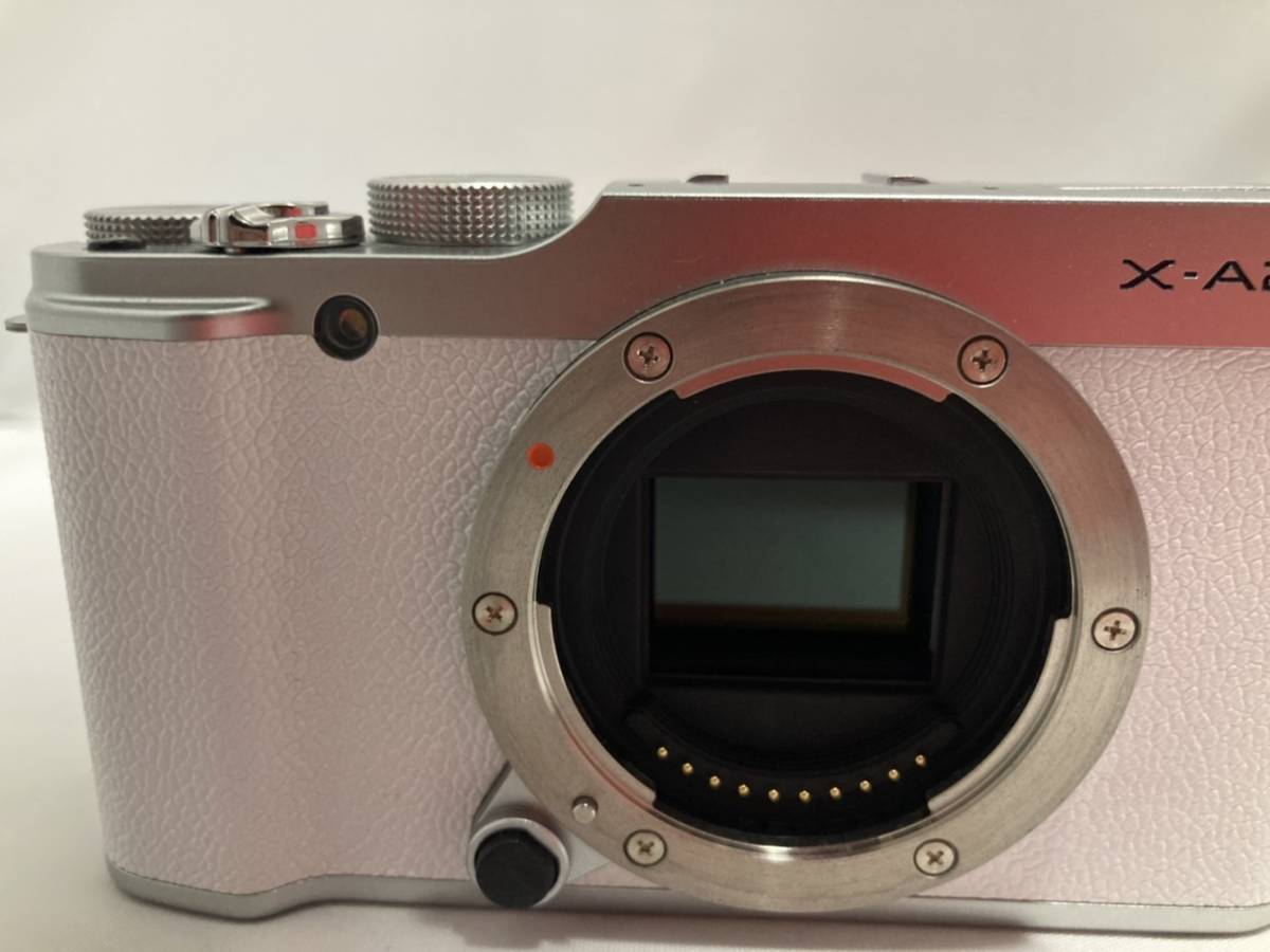 【美品】 フジフィルム FUJIFILM X-A2 ボディ　ホワイト X-A2 FUJIFILM ボディ YM8833＃17 ボディ★ ダブルズームレンズ