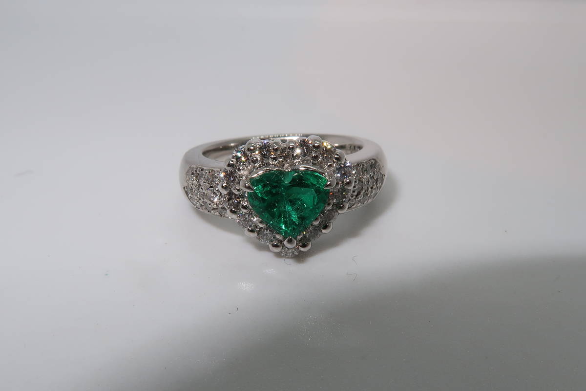 ♪♪Pt900 エメラルド 0.79ct ダイヤモンド 0.59ct 指輪 リング 11号