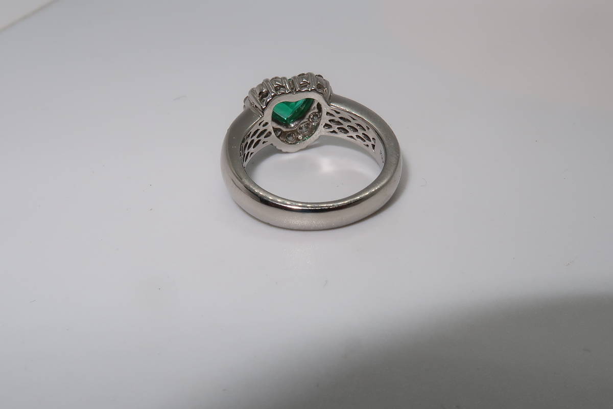 ♪♪Pt900 エメラルド 0.79ct ダイヤモンド 0.59ct 指輪 リング 11号