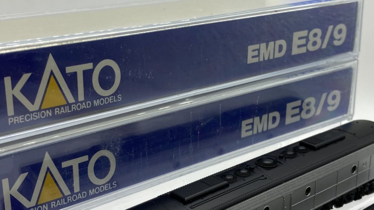 Amtrak com: Kato N Set USA Model Products Train 8-Car Era” “Rainbow &amp; II Locomotive and