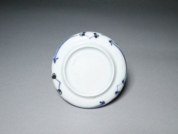 雪輪・梅　に　若松図　古伊万里　豆皿（8㎝）３枚　美品！ 古伊万里 雪輪 若松に梅図 豆皿 NO.D1-3322 古伊万里 | 豆