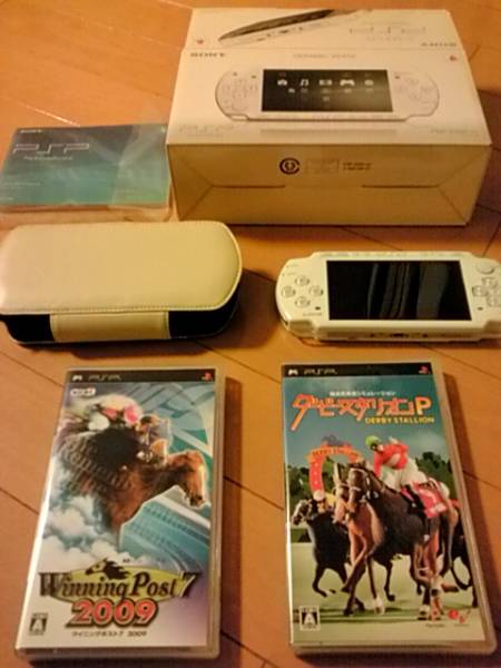 ★PSP-2000　本体(セラミックホワイト)&ソフト2&カバーケース★