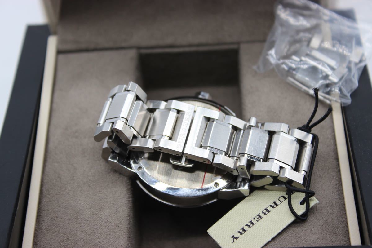 Burberry ババリー メンズ時計 クォーツ 稼働中 近未使用 ケース付き 