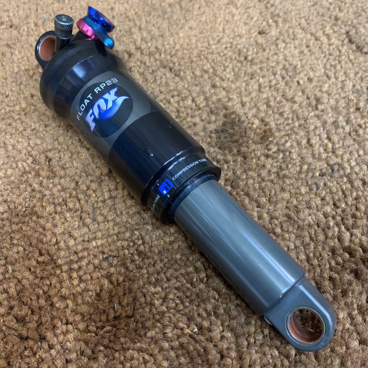 FOX FLOAT RP23 190mm リアサス