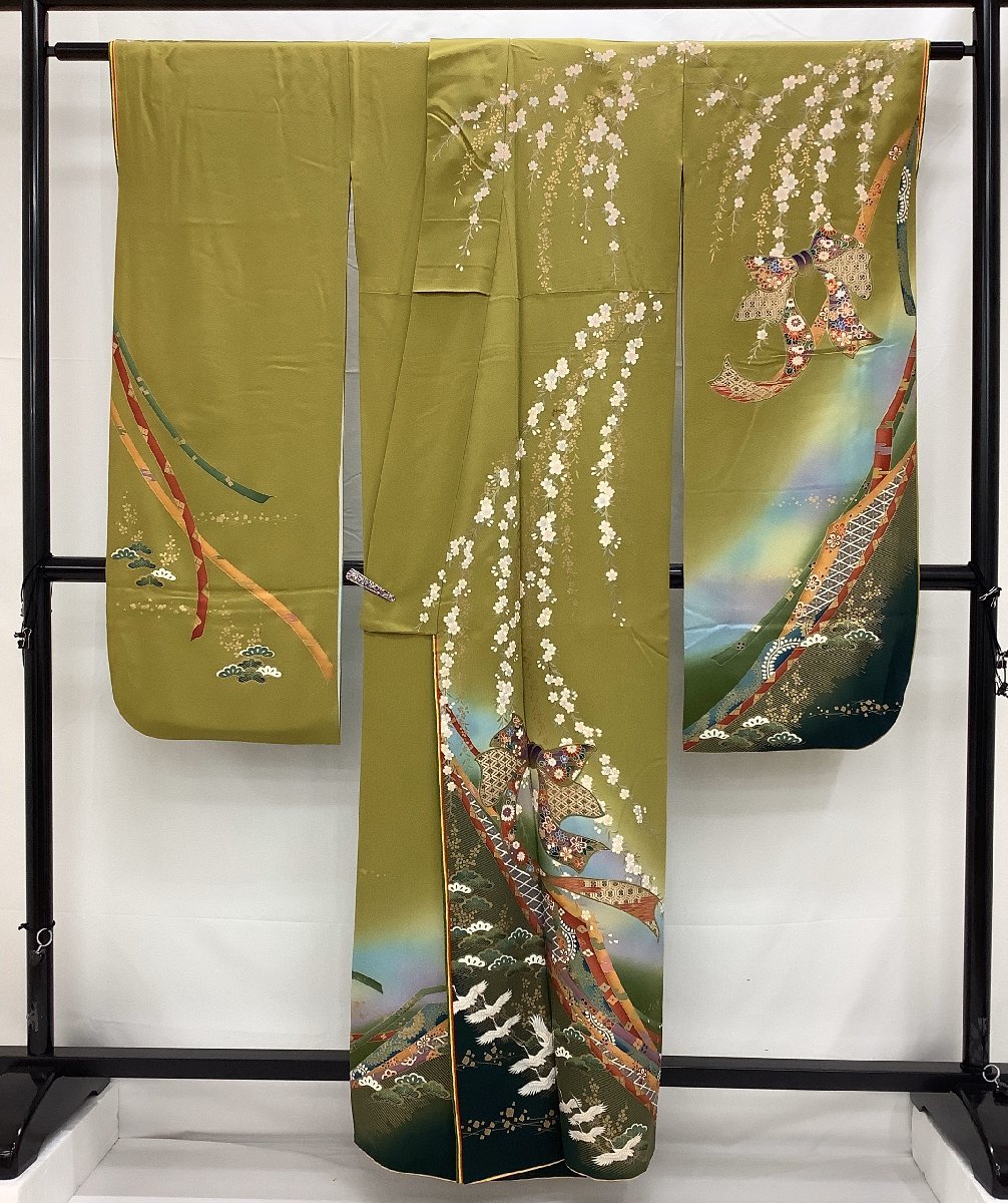 きものcocon★振袖★正絹/緑系/成人式/卒業式/結婚式/身丈170.5/裄69.5【11-16-5K-1089-i】 着物cocon☆振袖☆身丈172 由美&frasl;落款印&frasl;身丈163&frasl;裄70.5&frasl;正絹&frasl;緑系 成人式や結婚 ダイヤガード 金駒刺繍 緑の卒業袴｜成人式の振袖レンタルなら京都きもの友禅