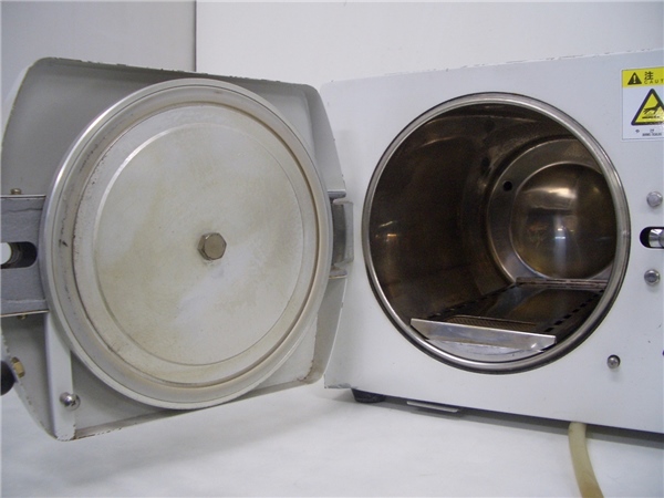 ヨシダ デントクレーブ500M 高圧蒸気滅菌器 100V オートクレーブ