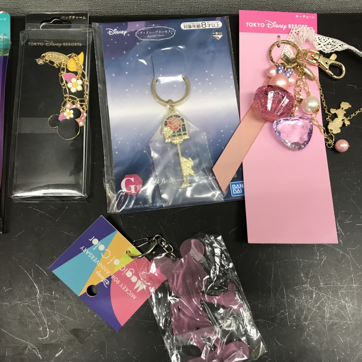 ディズニー 限定 キーチェーン ストラップセット 驚きの値段で キーチェーン