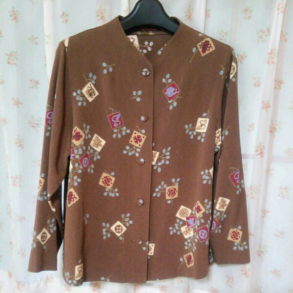 ちりめん 前開き 詩仙堂By 五分袖 総柄 HITOSHIちりめんブラウス 