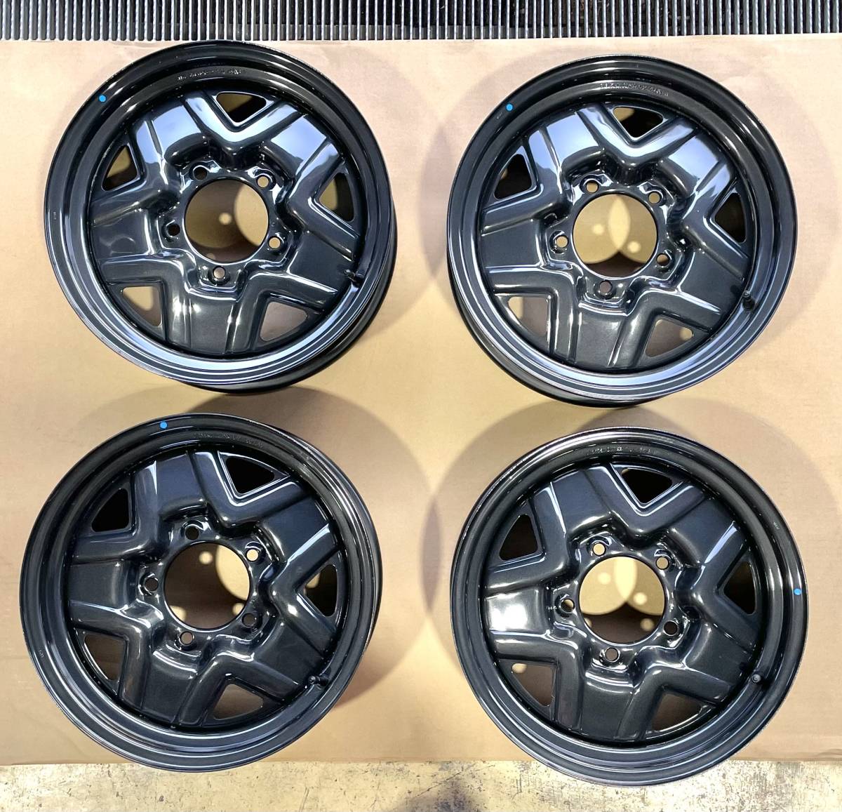美品☆スチールホイール 4本SET JB64 新型ジムニー 2021年式 新車外し