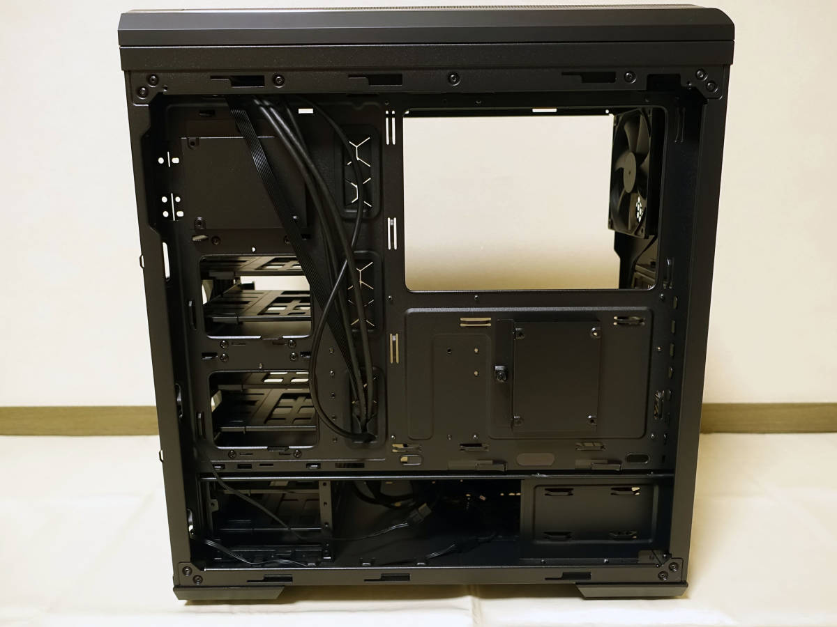 クーラーマスター MasterBox CM694 TG 強化ガラスサイドパネル仕様