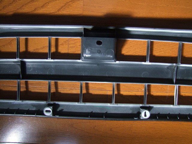 エルフ用 ラジエータグリルのみ 8-97429571-2 2RG-NJR88A