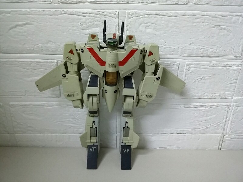 送料安 タカトクトイス 超時空要塞 マクロス バトロイド バルキリー VF 