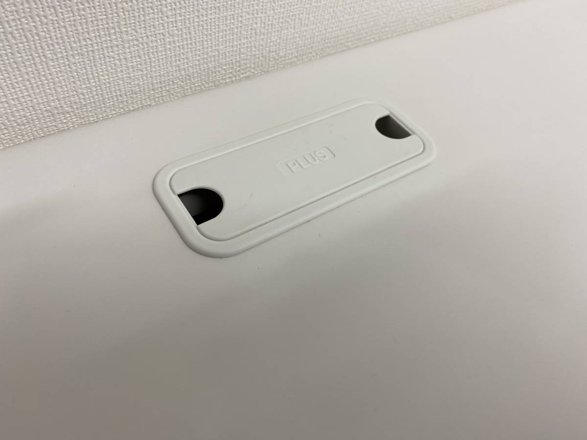 中古超美品！】事務机 プラス 片袖机 オフィスデスク 白 1200幅 鍵付き 