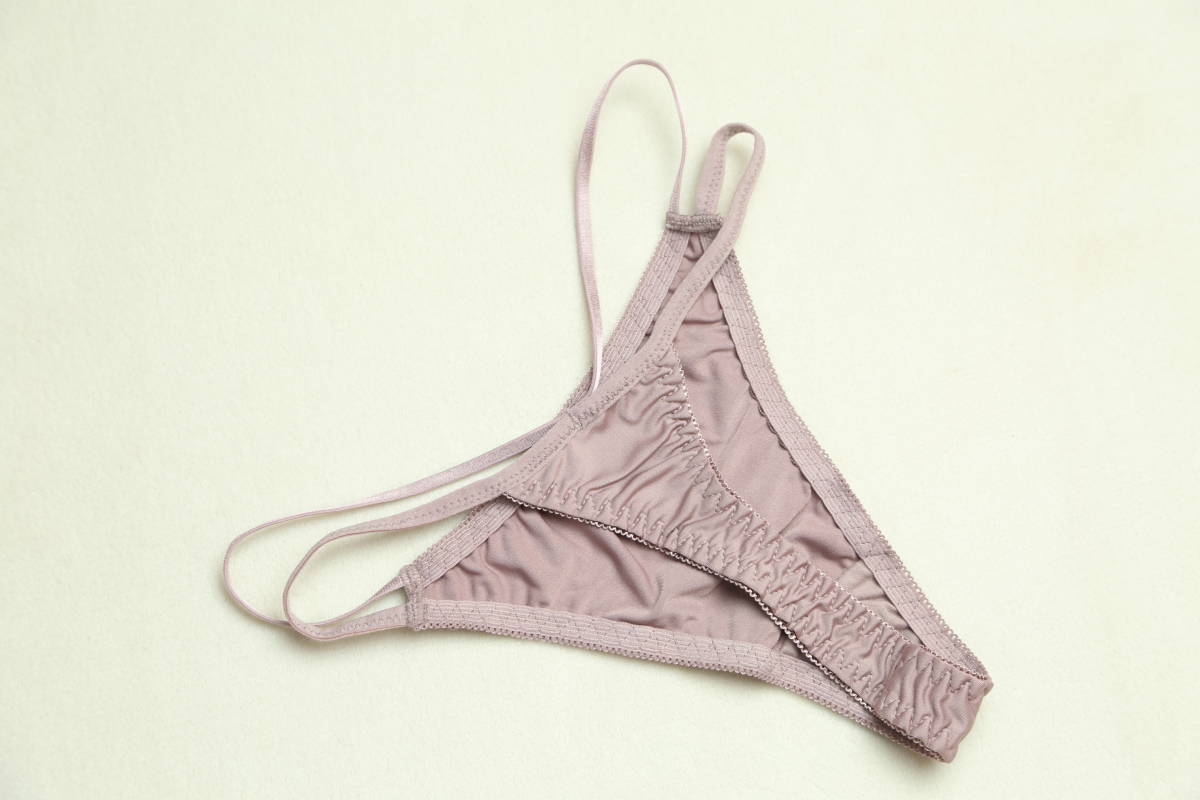 Tバック パープルベージュ オールストレッチ素材 紐 清楚 小悪魔 大人可愛い 可愛い下着 ランジェリー 整理品 Tバック 売買されたオークション情報 Yahooの商品情報をアーカイブ公開 オークファン Aucfan Com