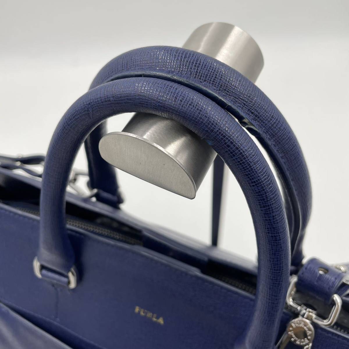 【極美品】FURLA メンズ 2way ビジネスバッグ ブリーフケース 楽天市場】【ドンドン見直し】極美品▽FURLA フルラ シルバーロゴ金具