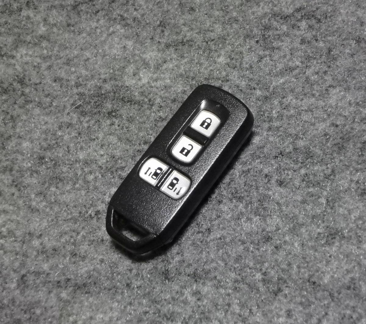 ホンダ純正 スマートキー キーレス リモコン N Box Jf1 Jf2 4ボタン 両側 左右 パワースライド 電池交換 作動確認済み 送料 180 ホンダ用 売買されたオークション情報 Yahooの商品情報をアーカイブ公開 オークファン Aucfan Com