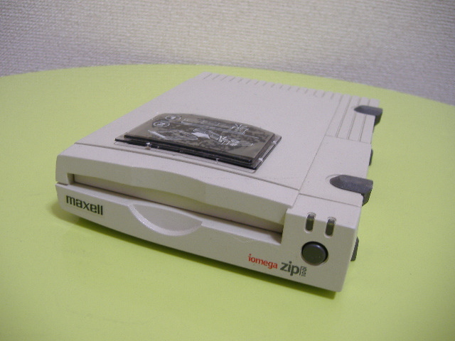  maxcell/iomega Z100S2 ZIPドライブ SCSI接続 本体 Win10動作確認(128MB)｜売買されたオークション情報、yahooの商品情報をアーカイブ公開 - オークファン 128MB