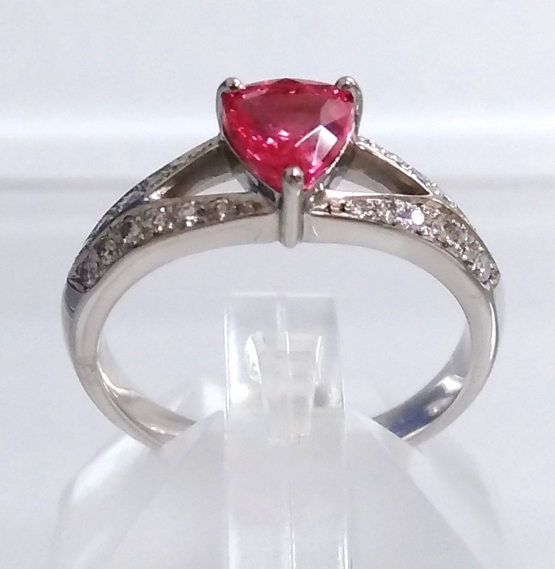 最新作，2026 仕上げ済 Pt900 ダイヤモンド 0.185ct カラーストーン リング 約13.5号 5.8g(プラチナ)｜売買されたオークション情報、yahooの商品情報をアーカイブ公開 - オークファン プラチナ