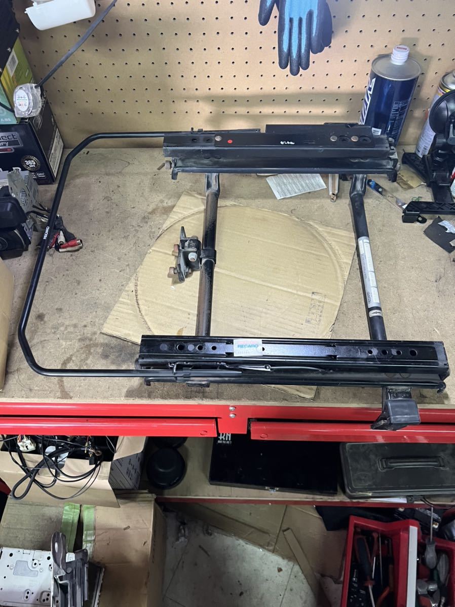 シートレール VW レカロ ニュービートル ビートル カワイ製作所 9CAQY用 ニュービートル用シートレール 運転席側 アルファード・ヴェルファイア20系 フォルクスワーゲン RECARO（レカロシート） [レカロSR6&frasl;SR7&frasl;SR11]9CA系 ニュービートル（シートレール｜内装パーツ）：パーツ<車 レカロ(RECARO)シート装着 みんカラ