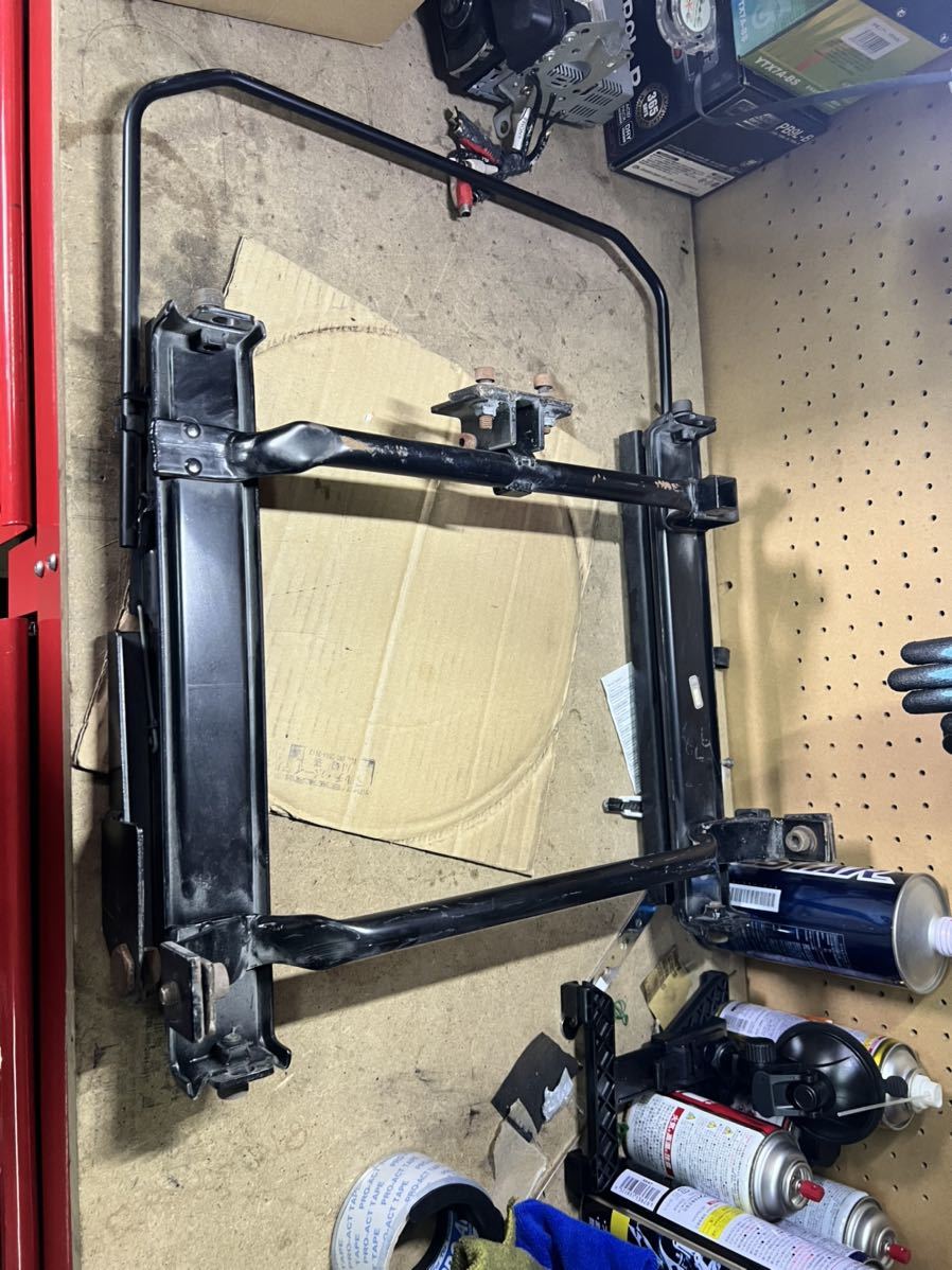 シートレール VW レカロ ニュービートル ビートル カワイ製作所 9CAQY用 ニュービートル用シートレール 運転席側 アルファード・ヴェルファイア20系 フォルクスワーゲン RECARO（レカロシート） [レカロSR6&frasl;SR7&frasl;SR11]9CA系 ニュービートル（シートレール｜内装パーツ）：パーツ<車 レカロ(RECARO)シート装着 みんカラ