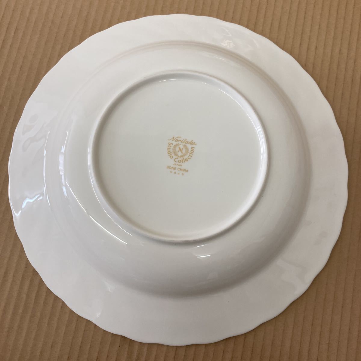 未使用 Noritake ノリタケ スタジオコレクション 皿 BONE CHINA 9849 